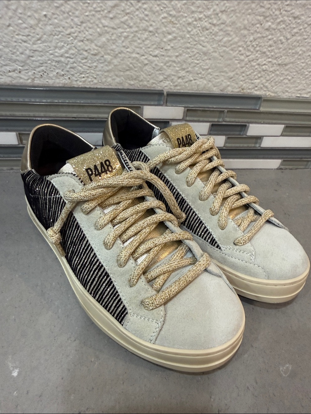 P448 Women’s John Swing Sneakers 36